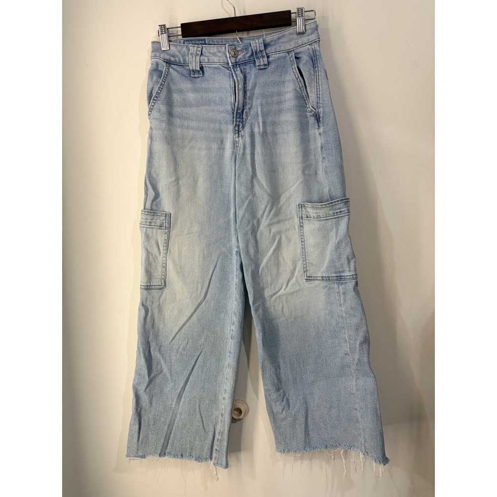 American Eagle High Rise Baggy Wide Leg Cargo Jeans Raw Hem Light‎ Wash 0